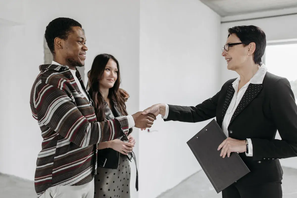 Newly wed finally have a deal with the best mortgage broker