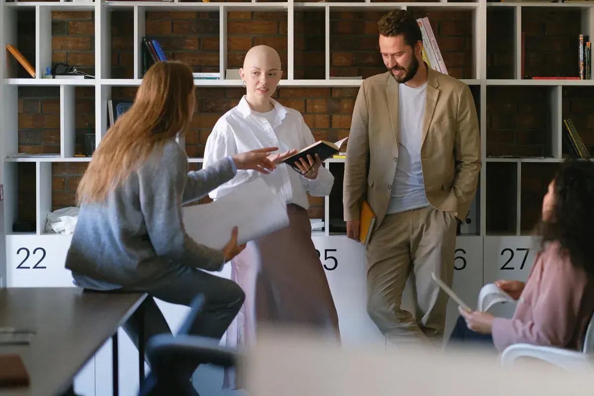 Advisor discussing all about loan broker