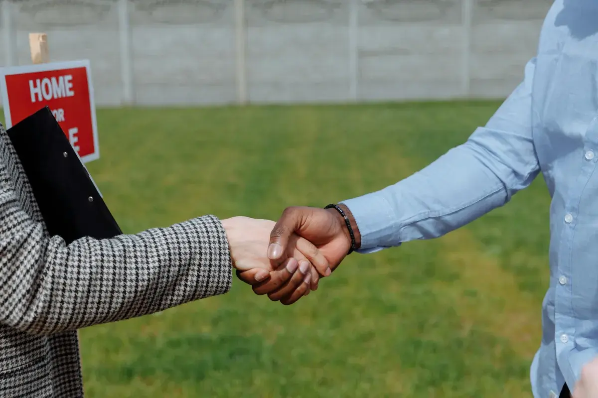 Get a Mortgage Through a Broker
